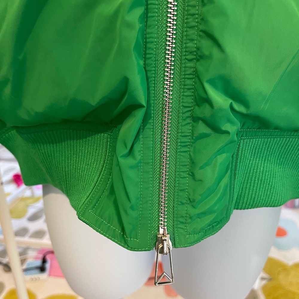 BV Pre Fall 2021 green puffy jacket Small NWT - Picture 3 of 10